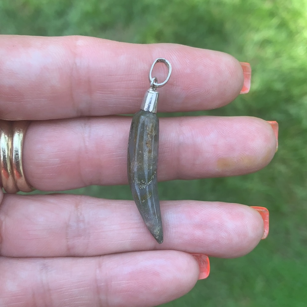 Vintage Sterling Silver Stone Tooth Like Pendant - Picture 3 of 11